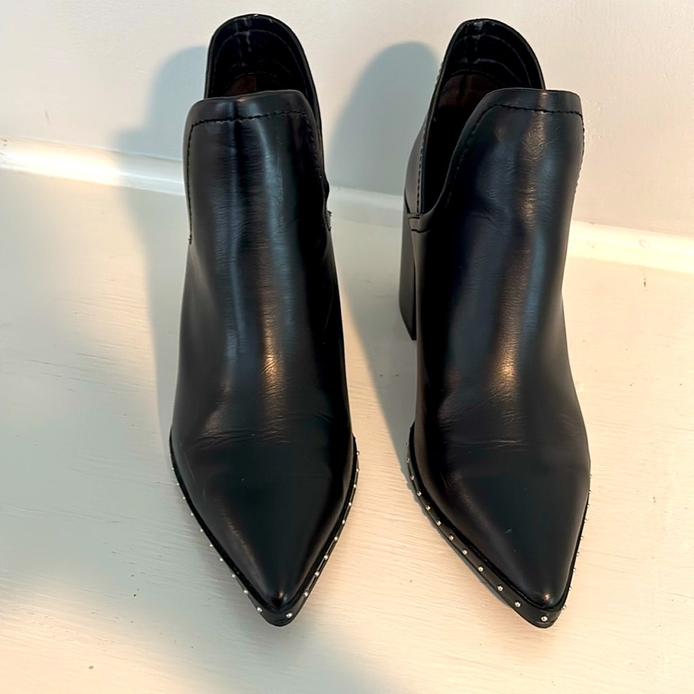 SHEIN Pointed-Toe Studded Booties